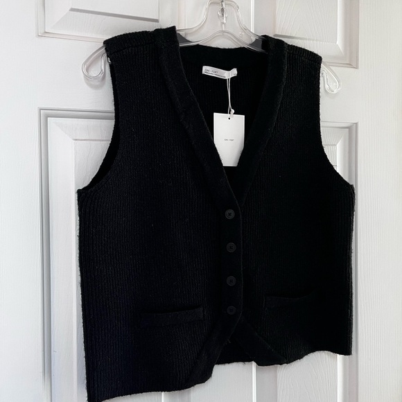 NWT Oak + Fort Button Down Vest Cardigan Black S - Picture 7 of 15